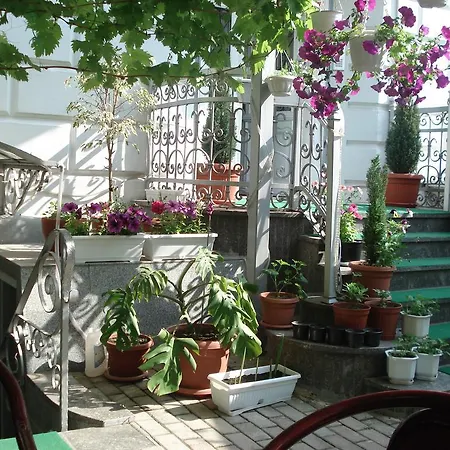 Tokin House Guest house